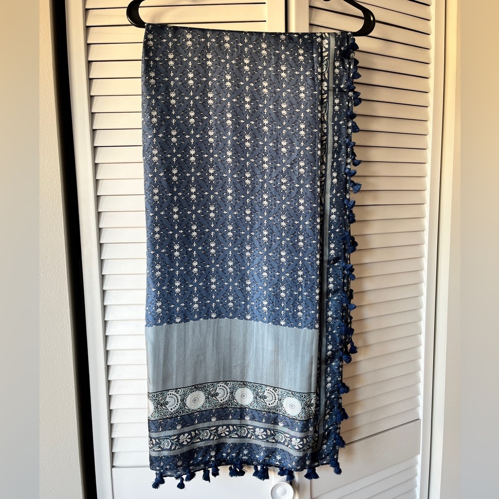 Massimo Dutti Oversized Silk Scarf